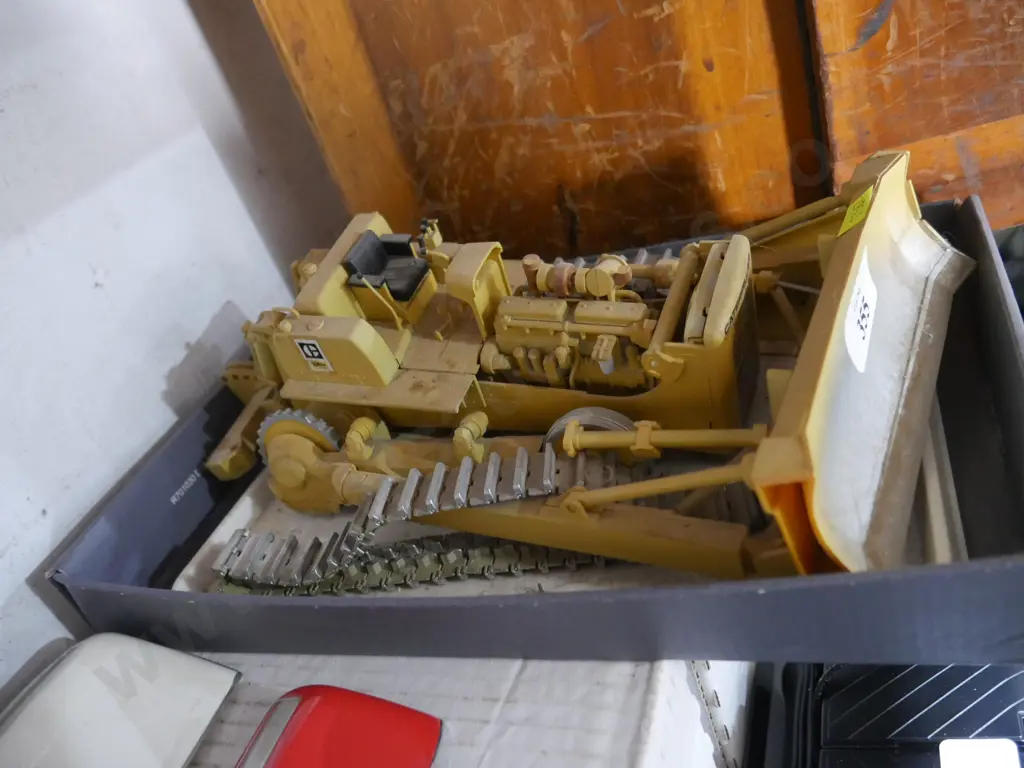 Model bulldozer Image 1++