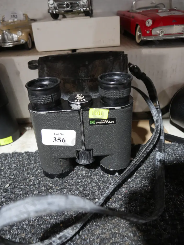 Pentax binoculars Image 1++