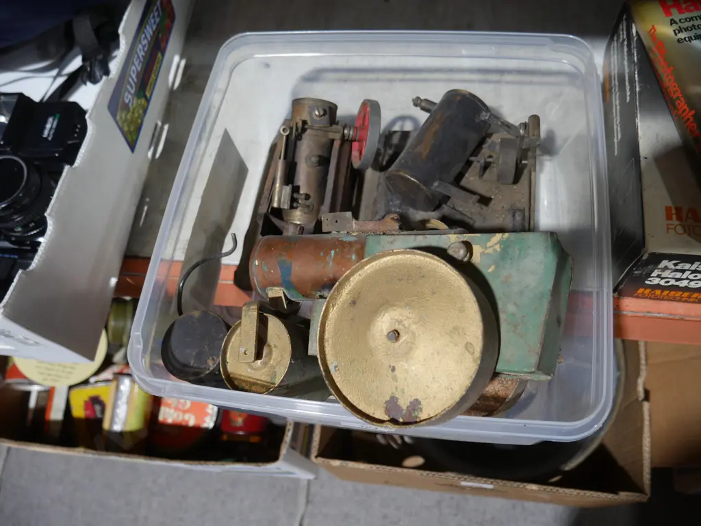 Model steam engine parts Image 1++