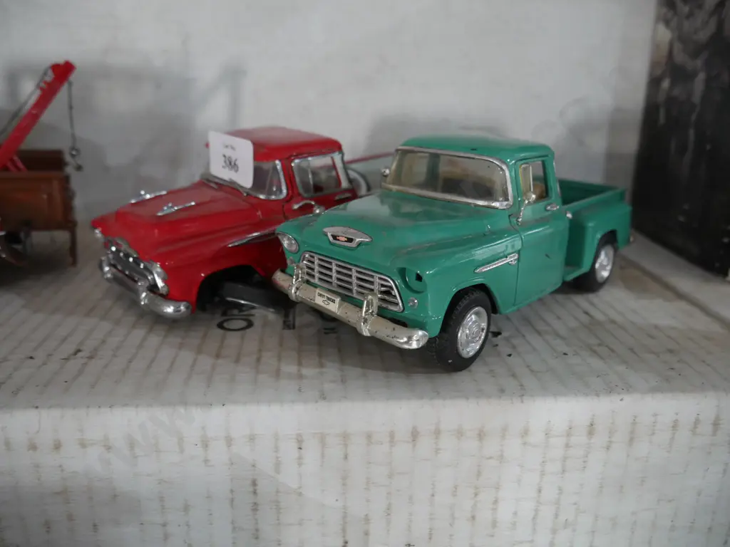 2 model cars Image 1++