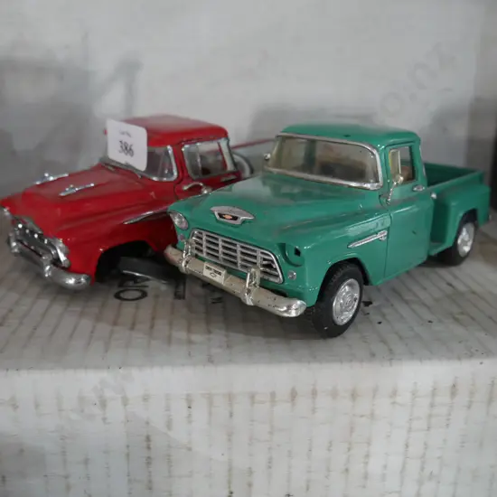 2 model cars