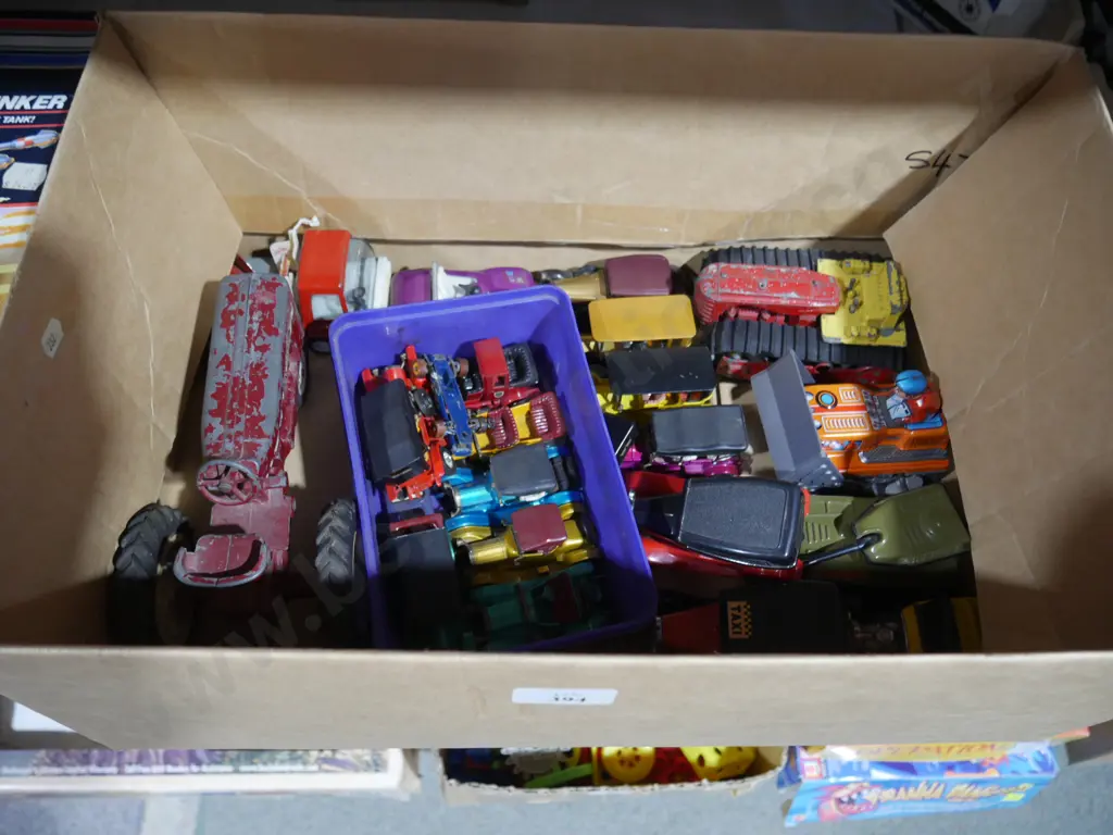 Box of model cars Image 1++