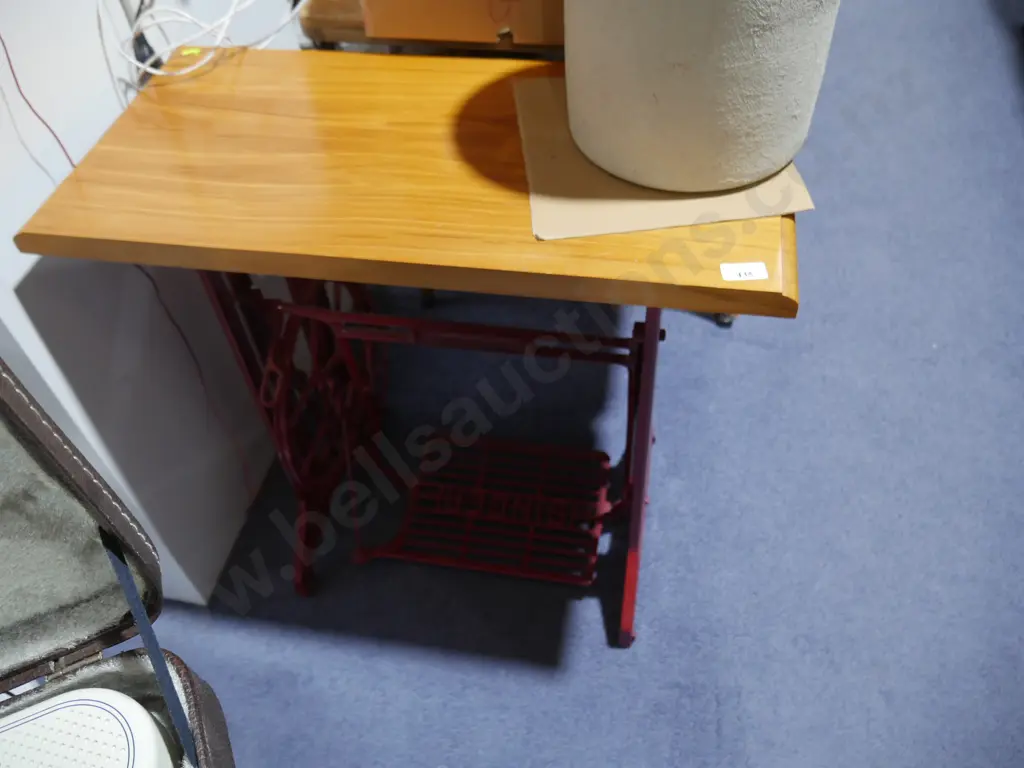 Singer sewing machine base table Image 1++