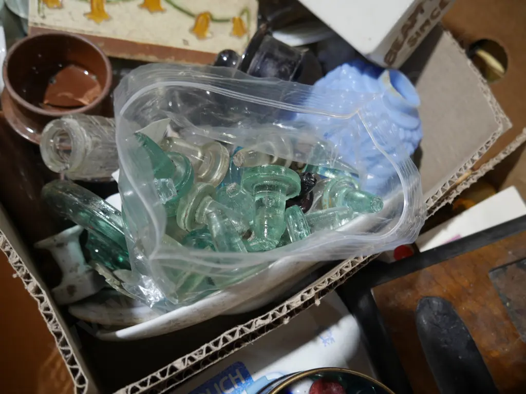 Bottle tops etc Image 1++