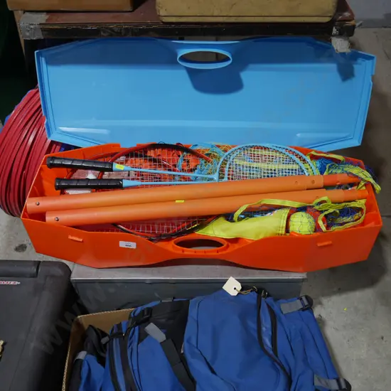 Badminton set