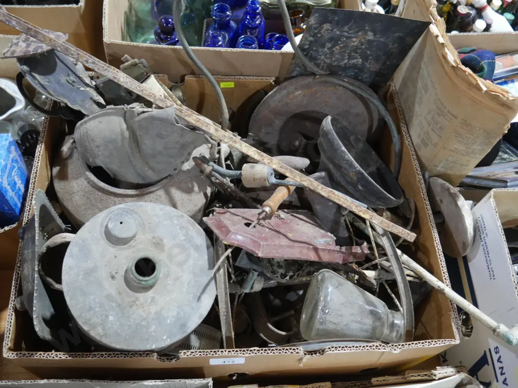 Assorted metal sundries Image 1++