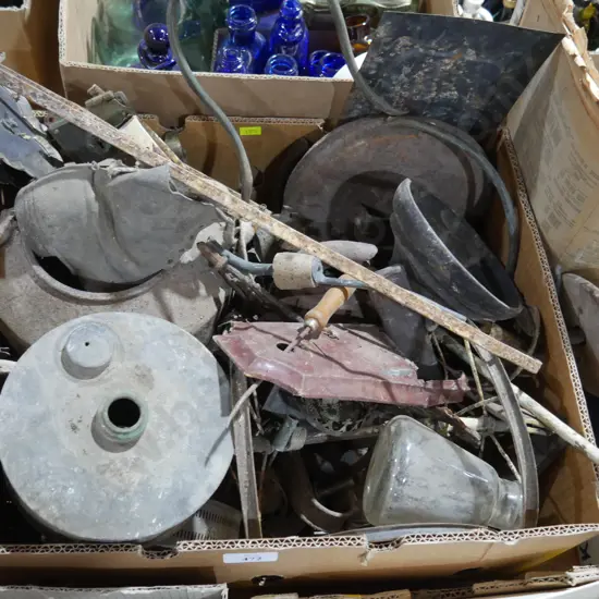 Assorted metal sundries