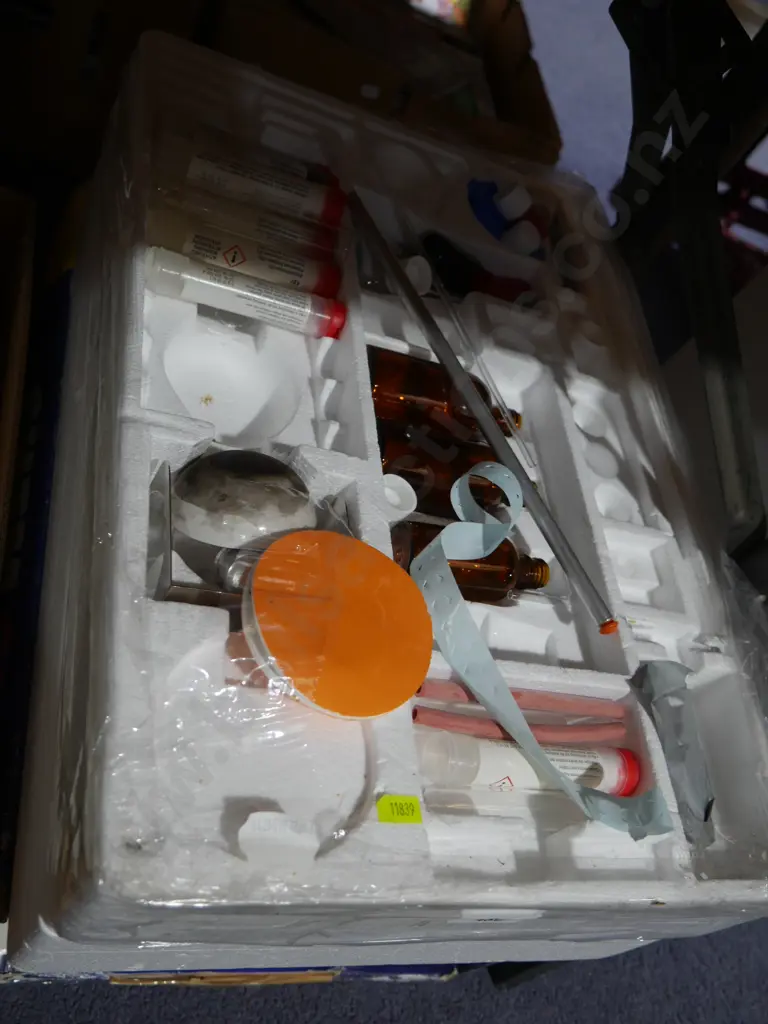 Experiment kit Image 1++