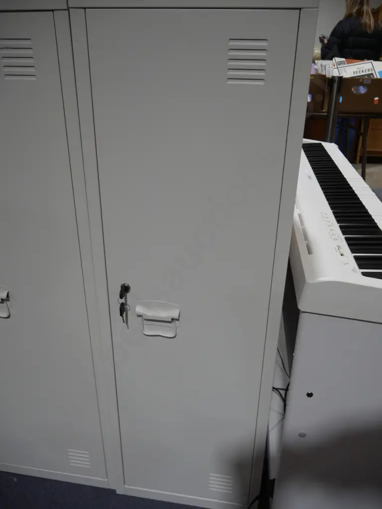Locker Image 1++