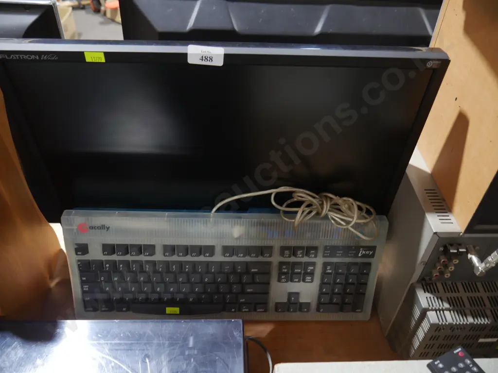 Monitor and keyboard Image 1++