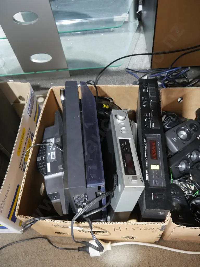 Turntable, stereo tuner etc Image 1++
