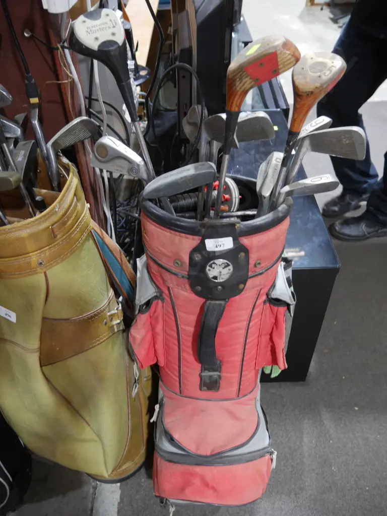 Golf bag and clubs Image 1++