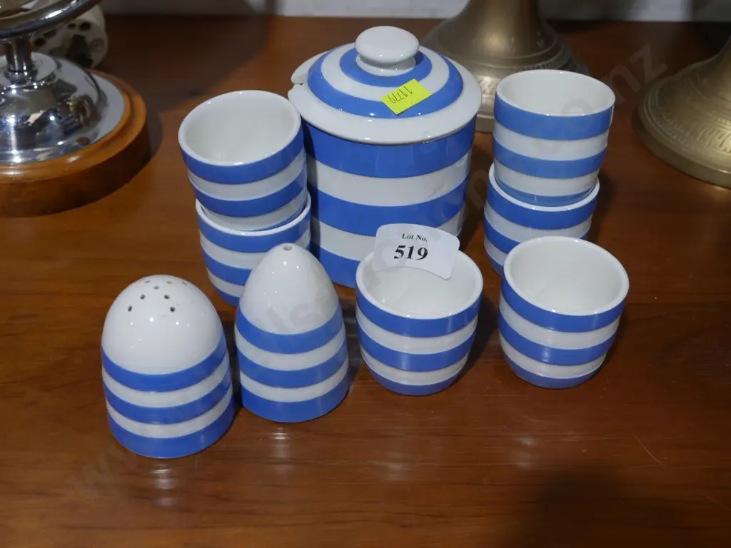Assorted cornishware pieces Image 1++