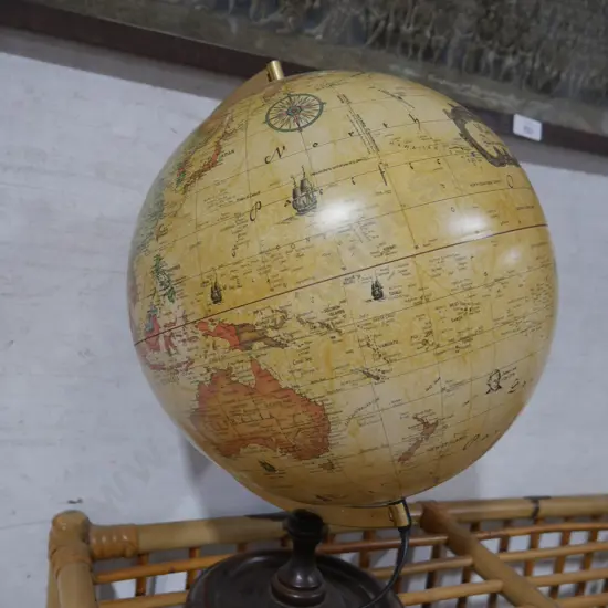 Globe lamp