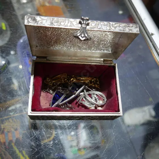 Trinket box and jewellery