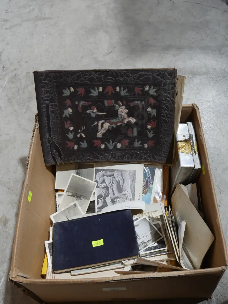 Vintage photographs and albums etc Image 1++