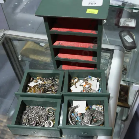 Jewellery box and contents