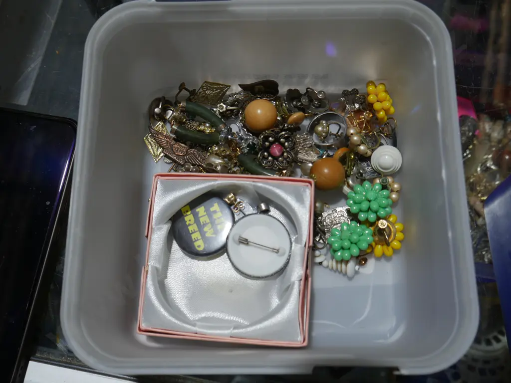 Assorted jewellery etc Image 1++