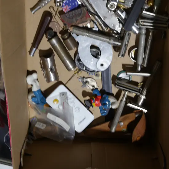 Assorted razors etc