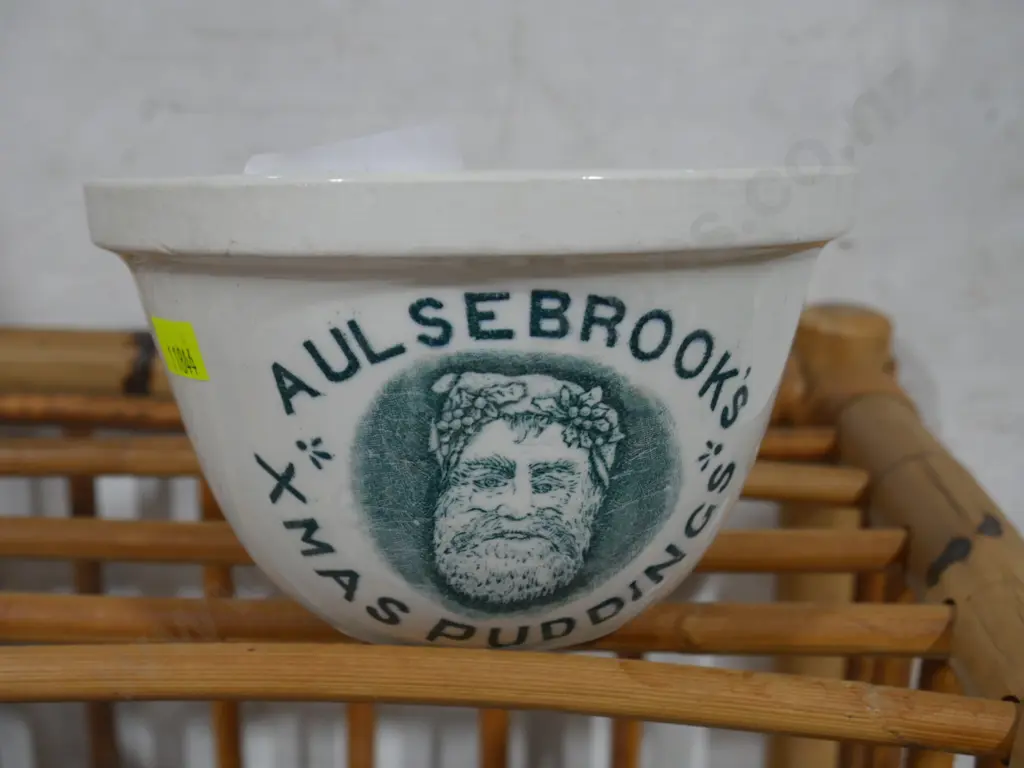 Aulsebrooks Christmas pudding bowl Image 1++