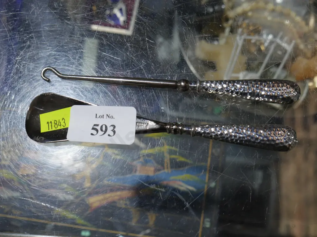 Silver crochet hook etc Image 1++