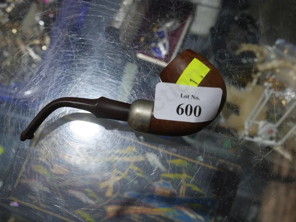 Tobacco pipe Image 1++