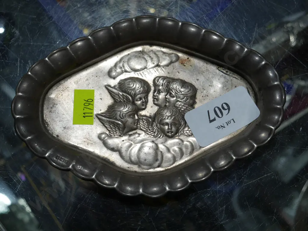 Sterling silver cupid dish, 54g Image 1++