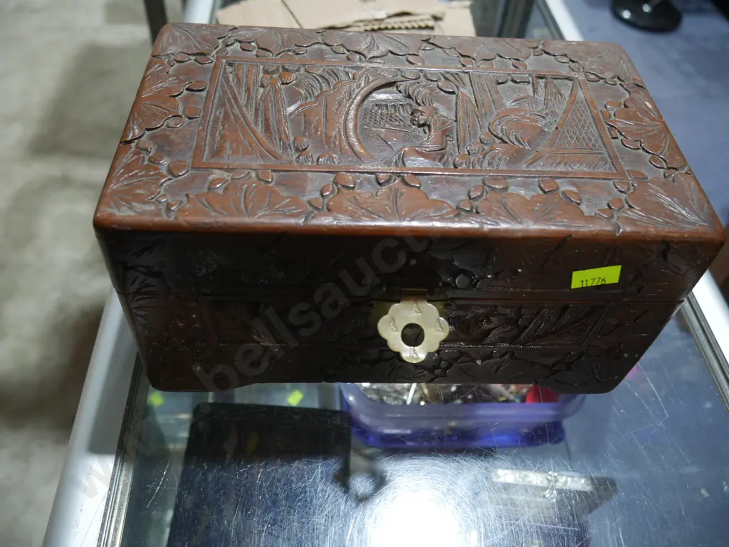 Camphor jewellery box and contents Image 1++