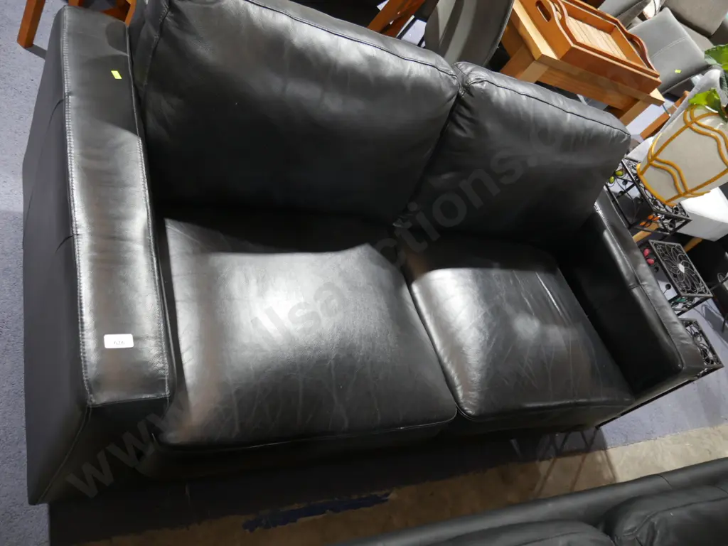 Black leather 2-seater couch Image 1++