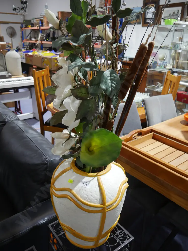 Artificial plant in vase Image 1++
