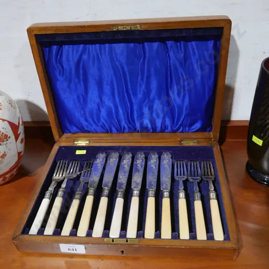 Fish knives and forks set