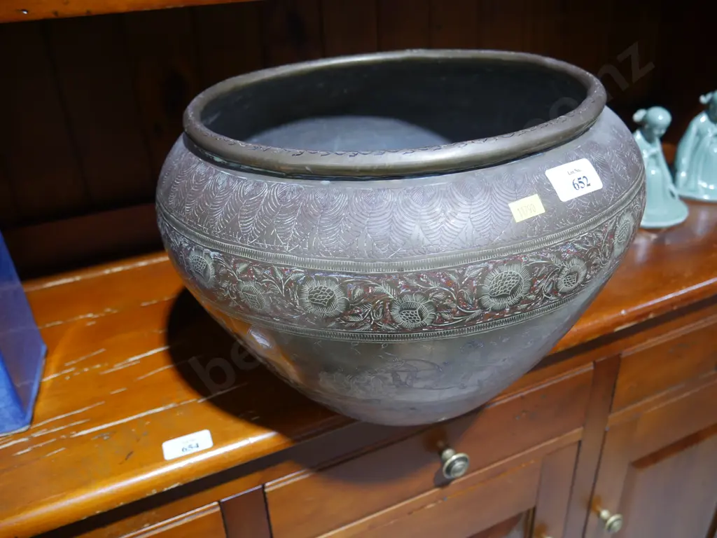 Brass planter Image 1++