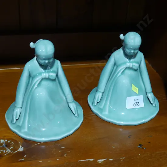 2 Oriental figurines