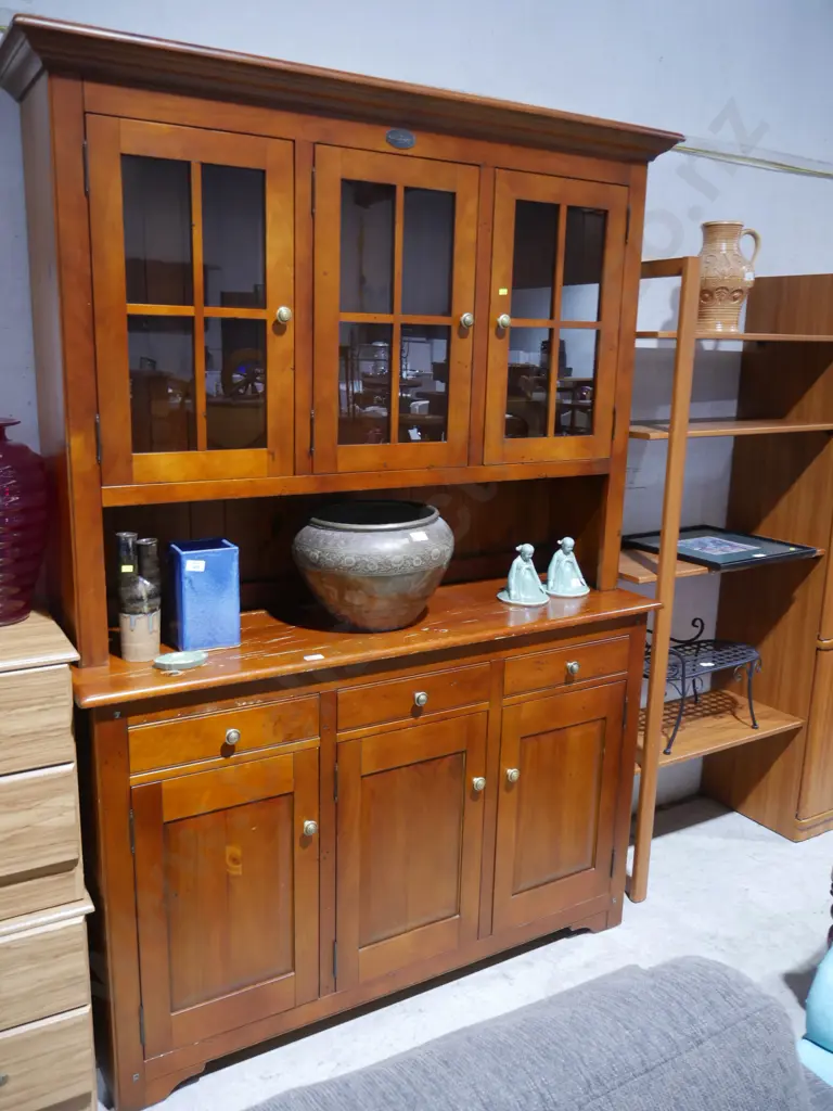Hutch dresser Image 1++