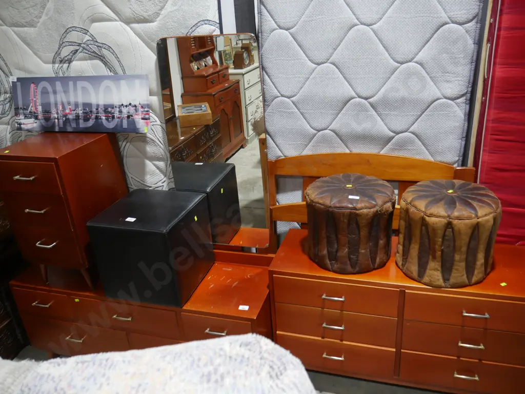 Three piece bedroom suite Image 1++