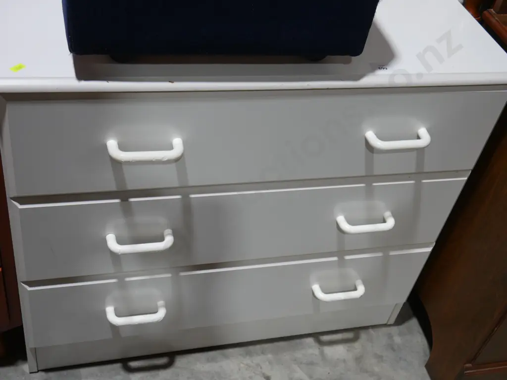 Lowboy white Image 1++