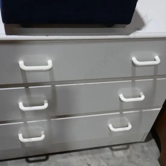 Lowboy white