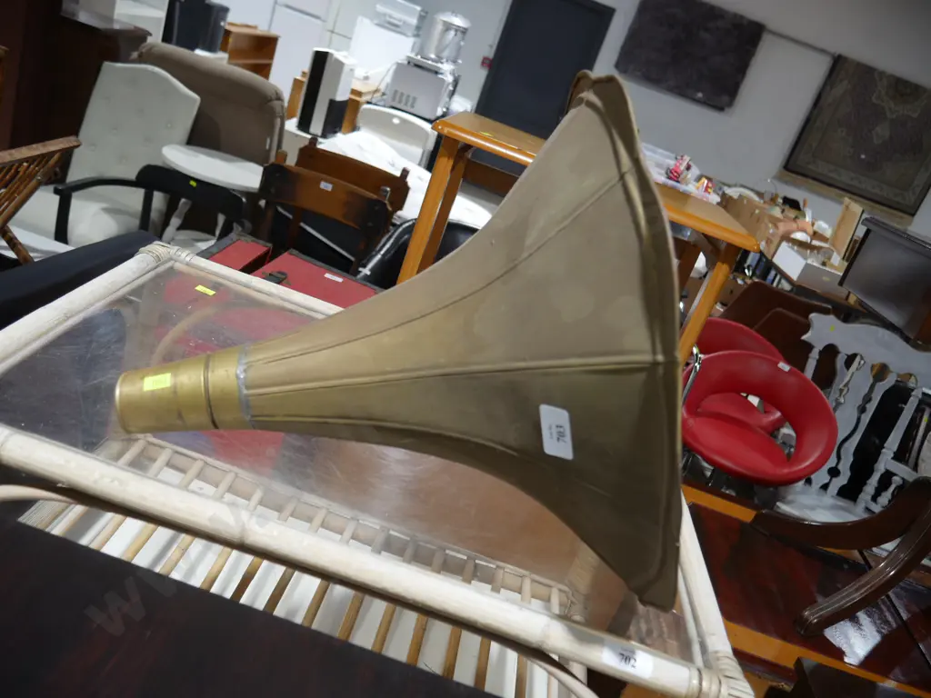 Gramophone horn Image 1++