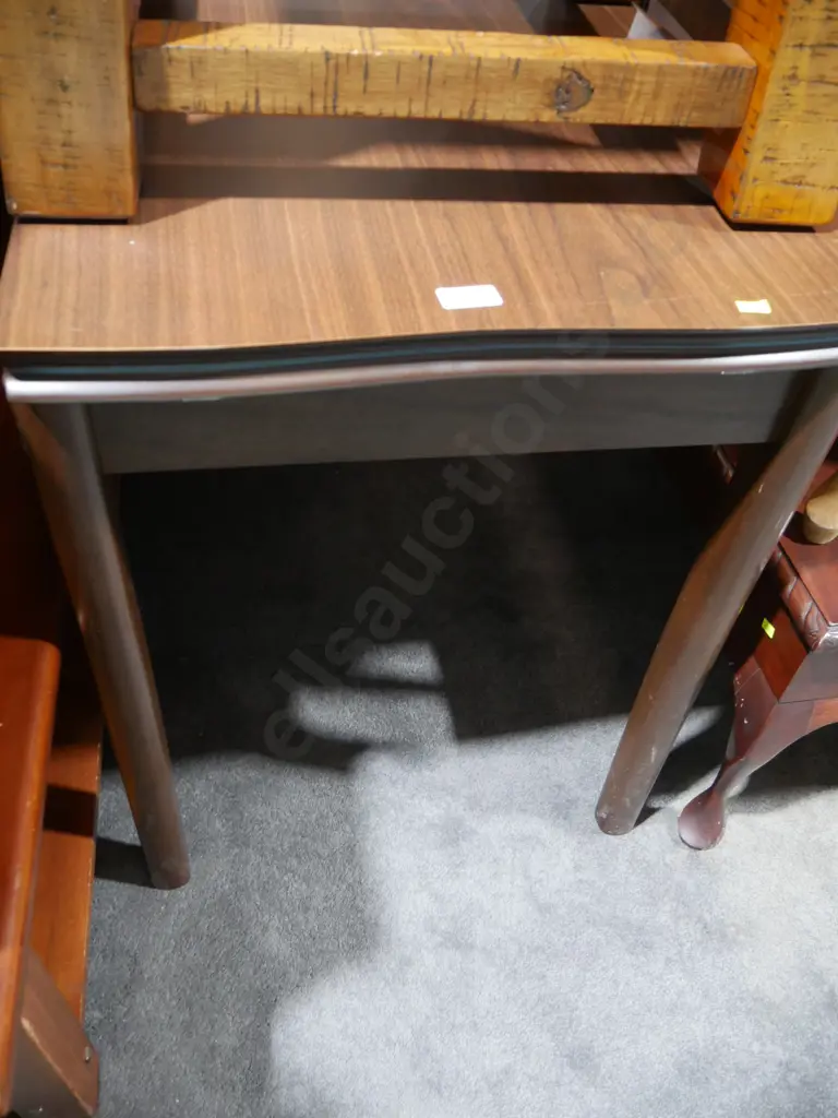 Dining table Image 1++