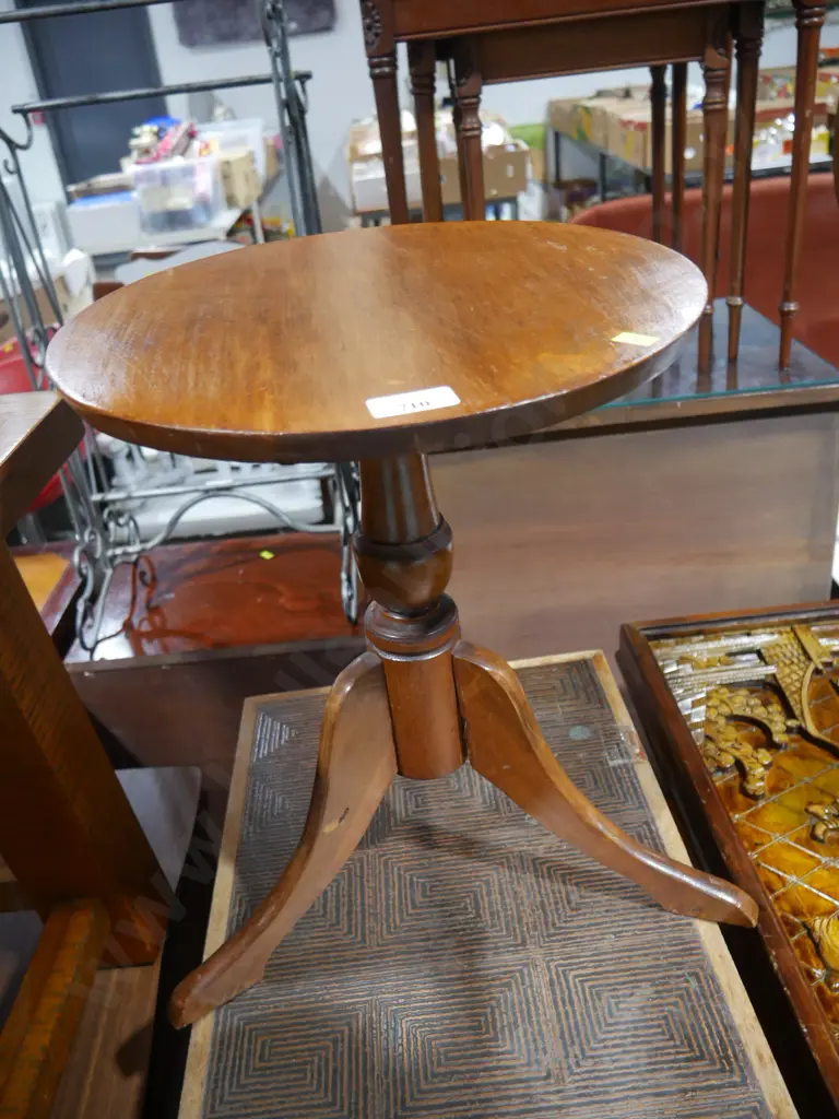 Wine table Image 1++