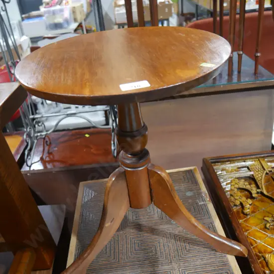 Wine table