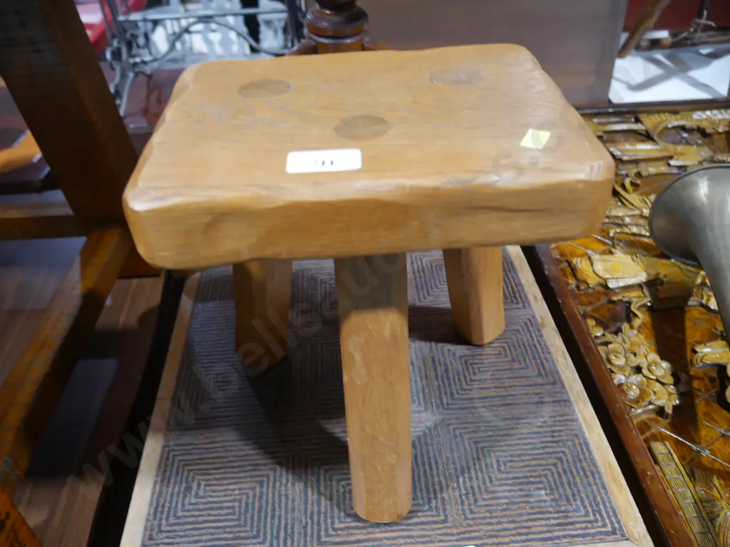 3 legged stool Image 1++