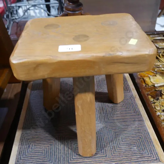 3 legged stool