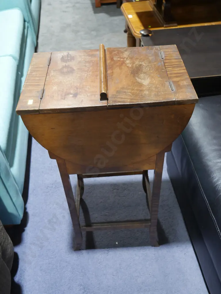 Sewing table Image 1++