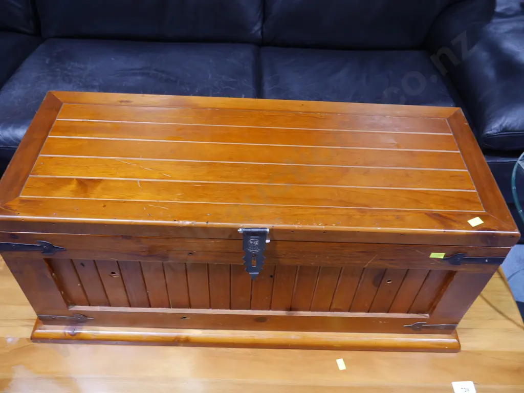 Wooden trunk Image 1++