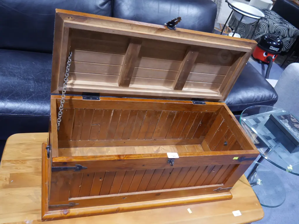 Wooden trunk Image 1++