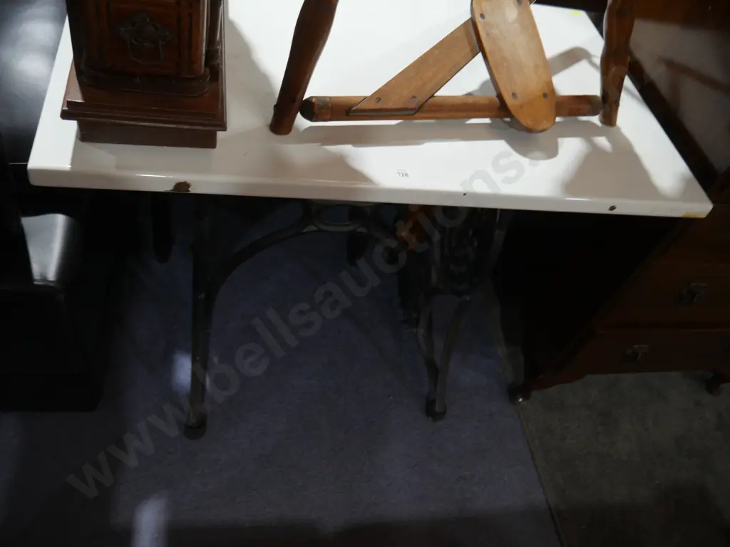Hallway table Image 1++