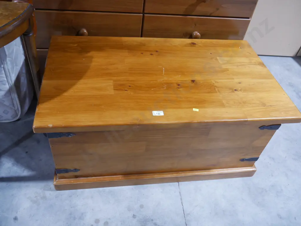 Wooden trunk Image 1++
