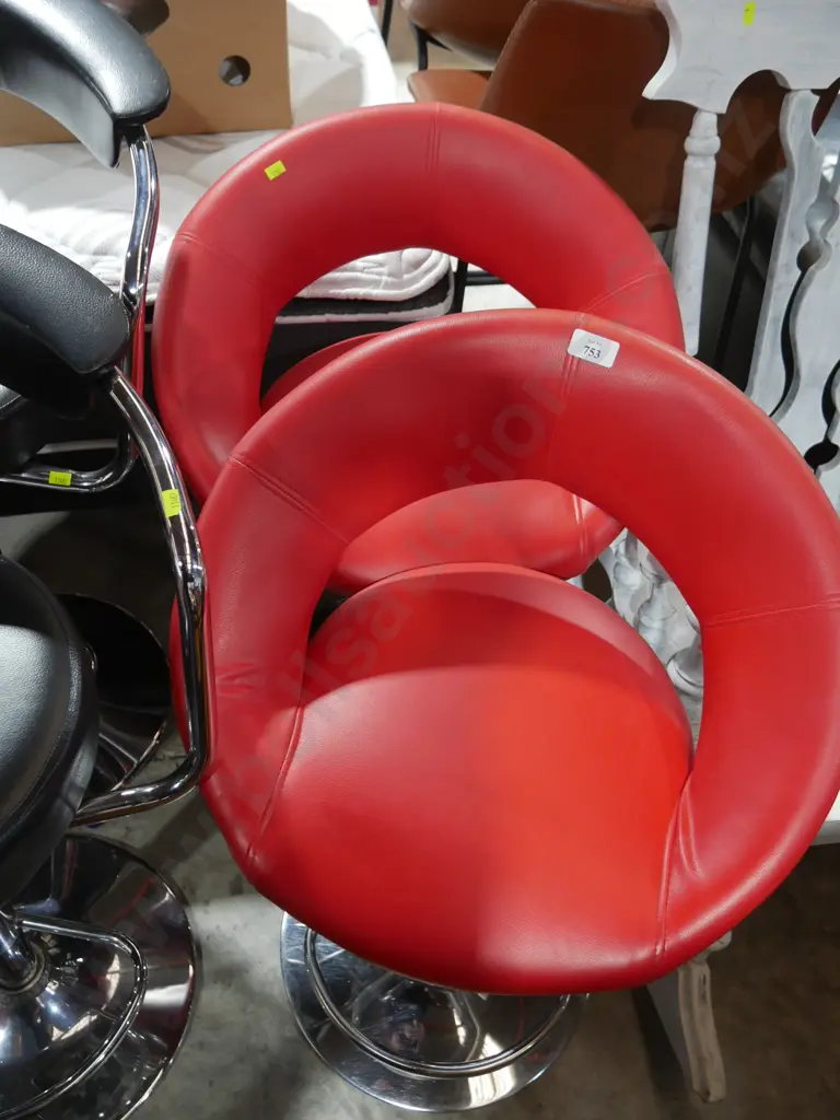 Pair of bar stools Image 1++