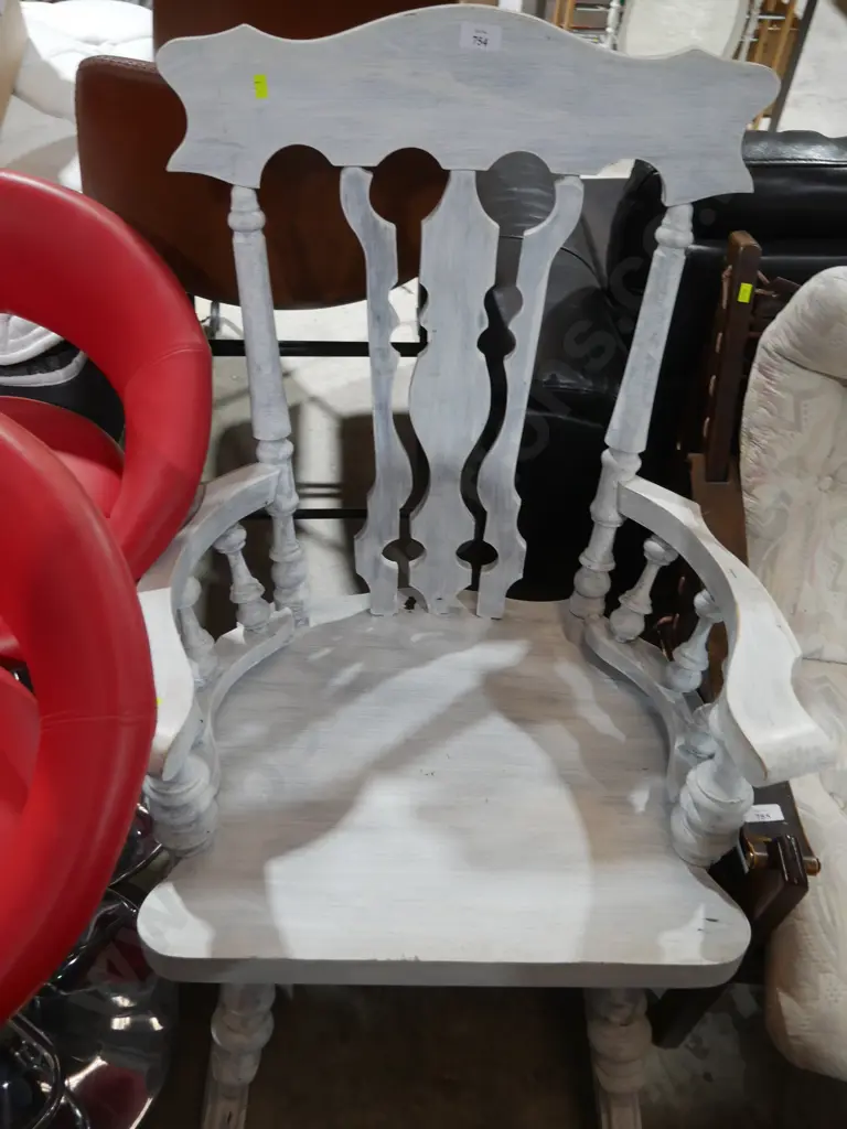 White painted rocking chair Image 1++